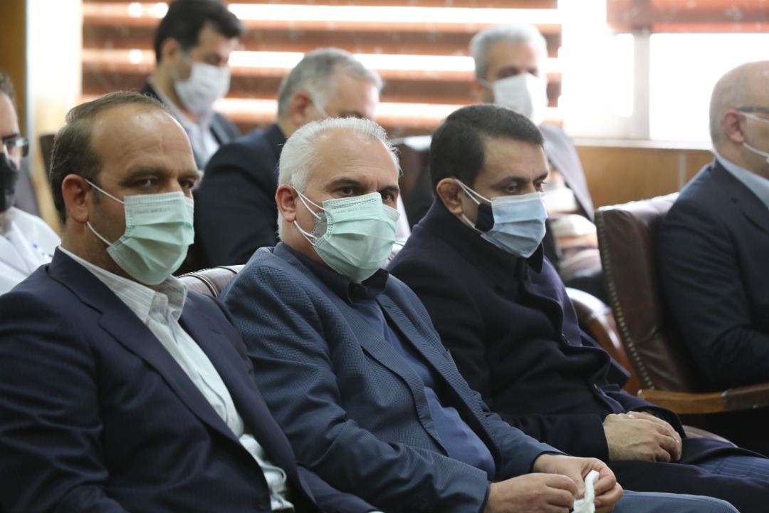 تقدیر عضو هیات عامل و معاونت انسانی بانک از مدافعان سلامت بیمارستان بانک ملی ایران