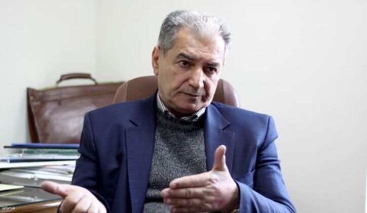 دولت از میزان مداخلات اقتصادی خود بکاهد