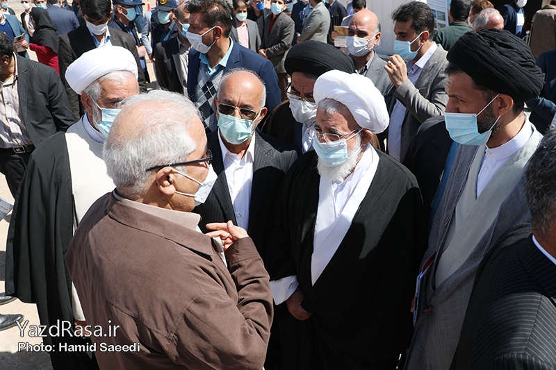 آیین افتتاح پروژه انتقال آب خلیج فارس به استان یزد آیین افتتاح پروژه انتقال آب خلیج فارس به استان یزد