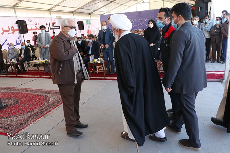 آیین افتتاح پروژه انتقال آب خلیج فارس به استان یزد آیین افتتاح پروژه انتقال آب خلیج فارس به استان یزد