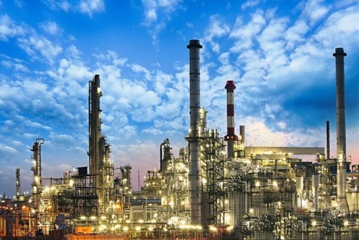 فرصت ۱۰ روزه مجلس برای اجرای قانون حمایت از پتروپالایشگاه‌ها
