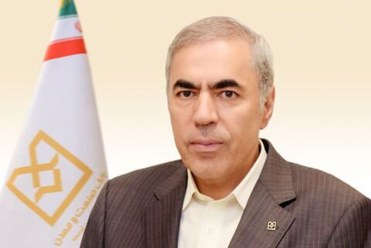 بازنگری سیاست‌های بانک صنعت و معدن در راستای تحقق شعار سال