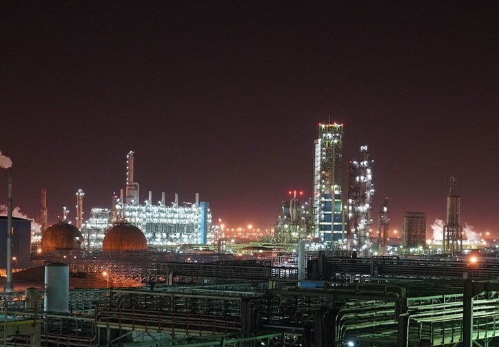 سرنوشت نامعلوم نرخ سوخت واحد‌های تولیدی بورس؛ از وعده ستاد اقتصادی دولت تا عدم تغییر بودجه ۱۴۰۱ و بلاتکلیفی پتروشیمی‌ها و فولادی‌ها