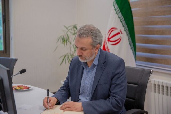 پیام تبریک وزیر صمت به مناسبت فرارسیدن سال نو میلادی