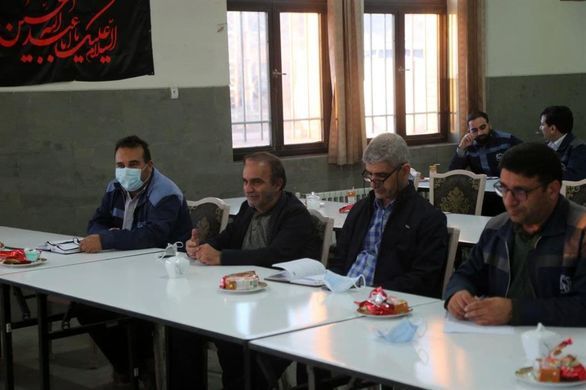 دیدار مدیر عامل شرکت سنگ آهن مرکزی ایران با کارکنان معدن سه چاهون دیدار مدیر عامل شرکت سنگ آهن مرکزی ایران با کارکنان معدن سه چاهون
