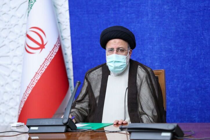 بانک مرکزی از خلق نقدینگی از سوی بانک‌ها جلوگیری کند
