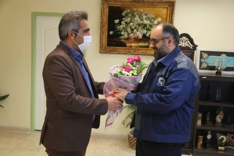 سیاست ما سرمایه گذاریهای مولد و ایجاد تحول در شهر است سیاست ما سرمایه گذاریهای مولد و ایجاد تحول در شهر است