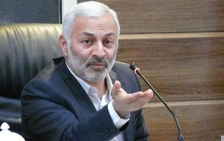 ارز ۴۲۰۰ تومانی به جیب دلالان رفت/ مجلس برای حذف رانت عظیم ارزی با دولت همراه است