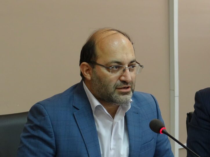 بررسی زمینه‌های مختلف همکاری دانشگاه آزاد اصفهان و صنایع فولاد مبارکه/ایجاد اولین بانک اطلاعات و کتابخانه مغزه‌نگاری