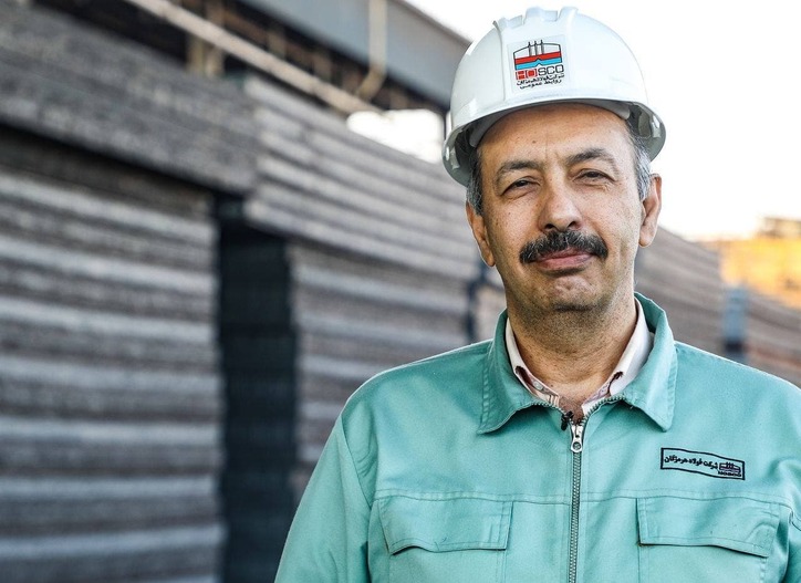 مدنی معاون بهره برداری فولاد هرمزگان ضمن تبریک این موفقیت به همکاران خود، دلایل فنی کسب این رکورد را تشریح کرد