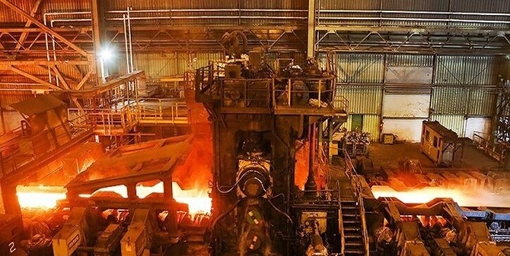 احداث مدل ۹۰۰ هزار تنی احیای مستقیم، دستاورد مهم بخش مهندسی کارخانه فولاد هرمزگان است/ افزایش ظرفیت ۵۰۰ هزار تنی زیر سقف فولادسازی در فولاد هرمزگان