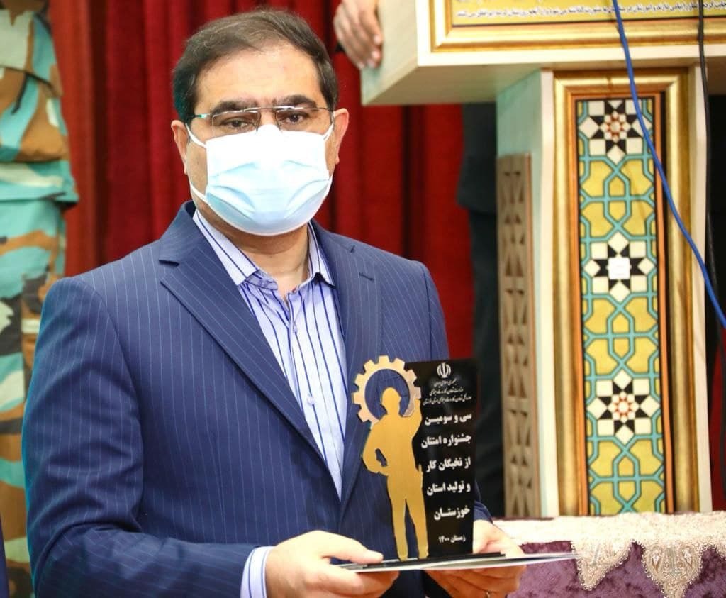 تندیس واحد نمونه صنعتی و کارگر نمونه صنعتی در جشنواره امتنان به شرکت فولاد خوزستان رسید تندیس واحد نمونه صنعتی و کارگر نمونه صنعتی در جشنواره امتنان به شرکت فولاد خوزستان رسید