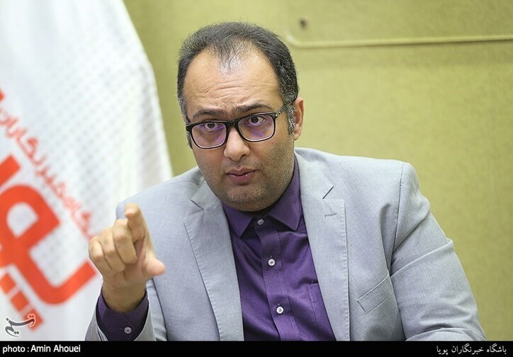 کاهش نرخ ارز باید در نتیجه افزایش رشد اقتصادی باشد/ نرخ واقعی دلار ۲۵ تا ۳۰ هزار تومان است
