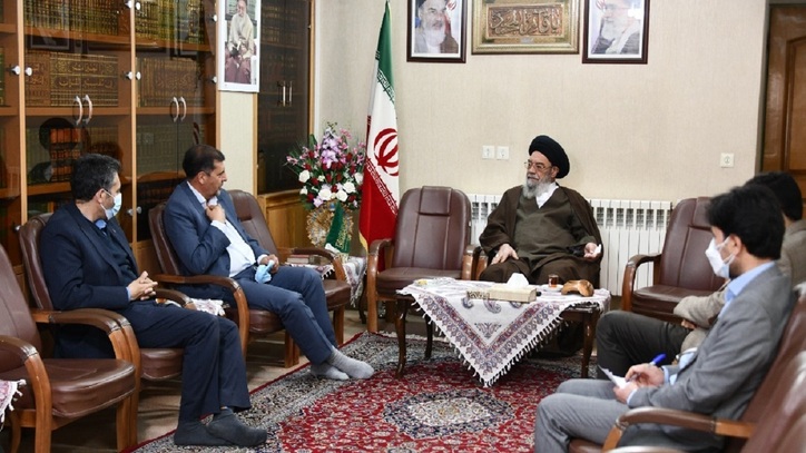 ضرورت رسیدگی به معیشت کارکنان و مدیریت هزینه در ذوب آهن
