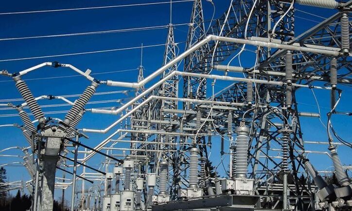 فعلا، کارخانه‌های سیمان با یک کوره فعالیت می‌کنند