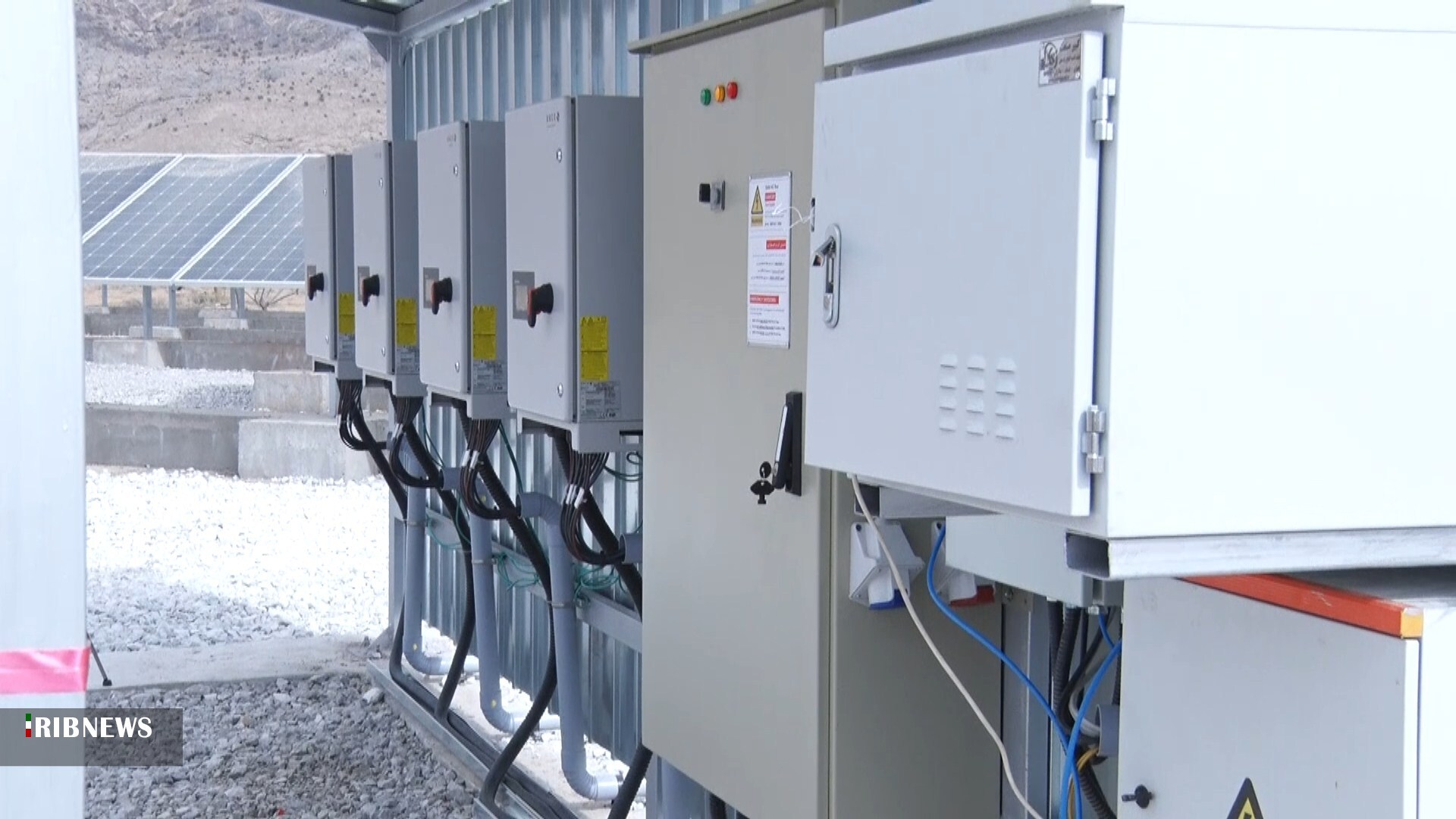افتتاح «نیروگاه خورشیدی» در محوطه کارخانه سیمان کاشان افتتاح «نیروگاه خورشیدی» در محوطه کارخانه سیمان کاشان