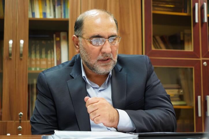 برگزاری همایش برای رفع چالش‌ها مفید است