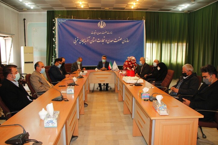 مراسم تجلیل از بازنشستگان فرصتی برای بازبینی جایگاه بزرگان است