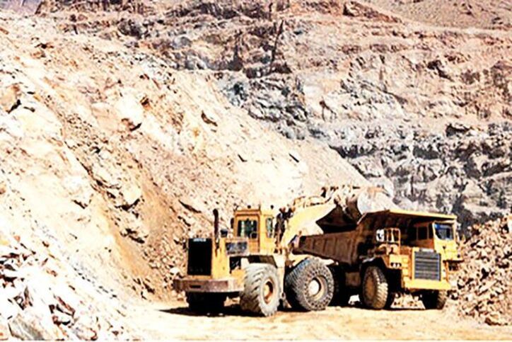 «روسال» سنگ‌های معدنی به ایرلند می‌فرستد