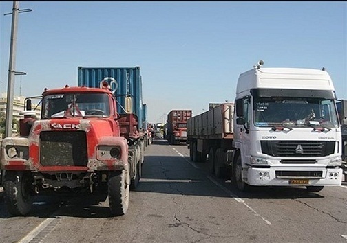 فرسودگی ناوگان حمل و نقل و انتظار برای ترخیص کامیونهای مانده در گمرک فرسودگی ناوگان حمل و نقل و انتظار برای ترخیص کامیونهای مانده در گمرک