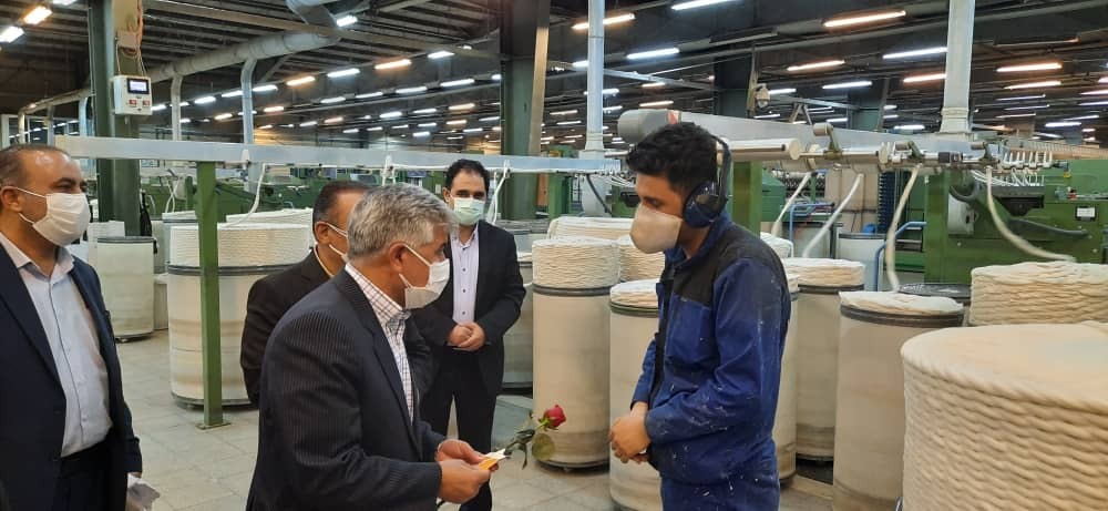 تجلیل از کارگران از سوی اداره امور شعب استان اردبیل تجلیل از کارگران از سوی اداره امور شعب استان اردبیل