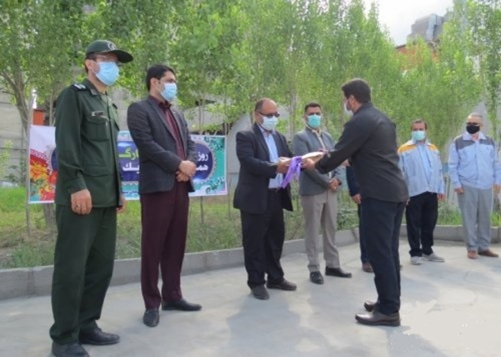 تجلیل فرماندار گالیکش از کارگران نمونه کارخانه سیمان پیوند گلستان