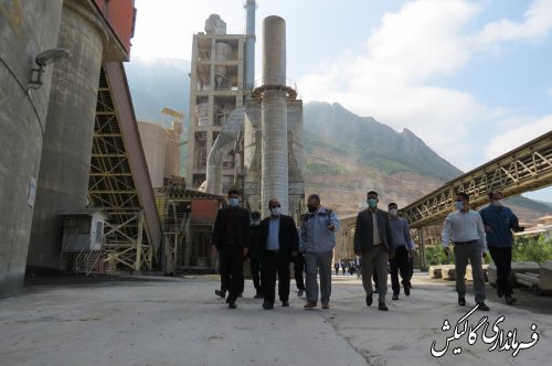 تجلیل فرماندار گالیکش از کارگران نمونه کارخانه سیمان پیوند گلستان تجلیل فرماندار گالیکش از کارگران نمونه کارخانه سیمان پیوند گلستان