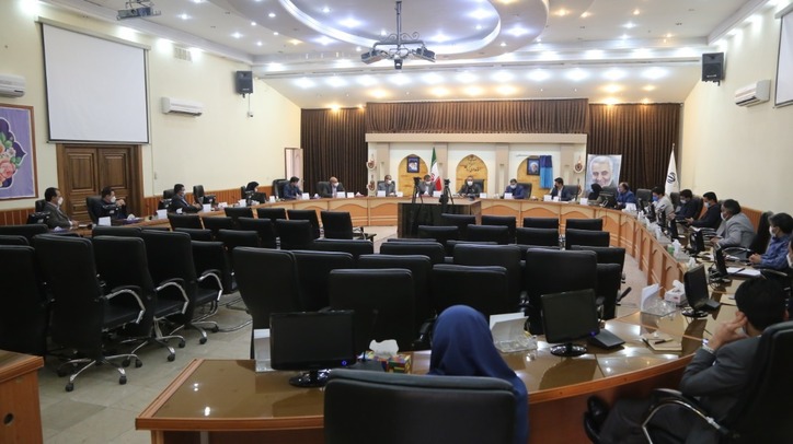 پیگیری مشکلات ۷ طرح و واحد صنعتی و معدنی در پنجمین جلسه رفع موانع تولید جنوب کرمان