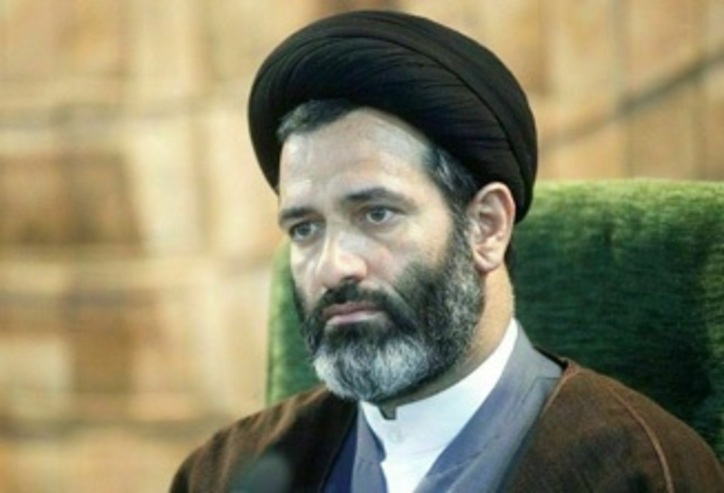 باید برای دلالان و واسطه گران بازار خودرو مالیات سنگینی در نظر گرفت