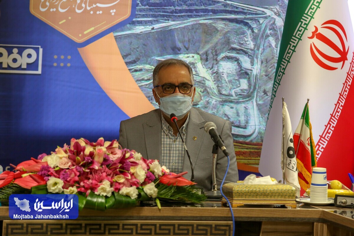 وظیفه ما جلوگیری از اخلال در تامین خوراک صنایع فولادی کشور به ویژه فولاد مبارکه است وظیفه ما جلوگیری از اخلال در تامین خوراک صنایع فولادی کشور به ویژه فولاد مبارکه است