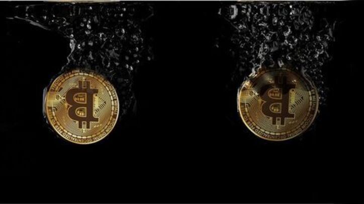 سقوط ۱۰ درصدی قیمت بیت کوین