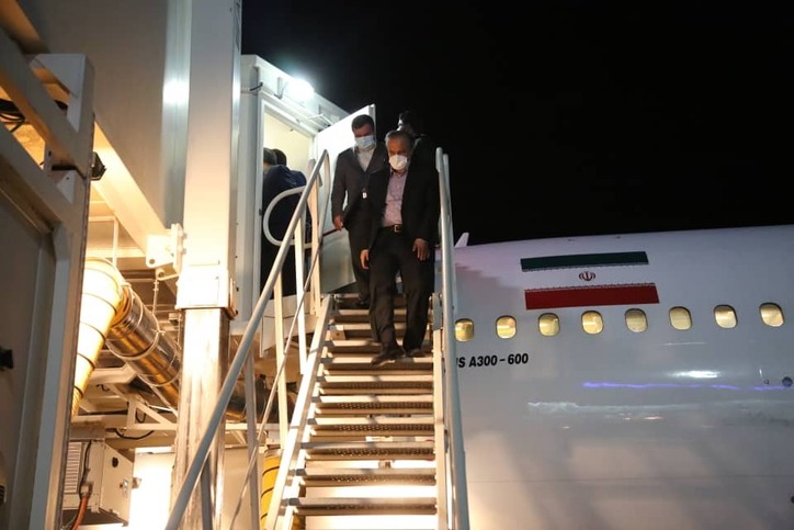 آغاز برنامه‌های سفر وزیر صمت به استان کرمان/ استقبال از رزم حسینی در فرودگاه بندرعباس توسط مسوولان استانی و نمایندگان مردم در مجلس/ عزیمت به جنوب استان کرمان