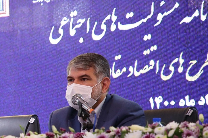 ایجاد انقلاب در حوزه کسب و کار با استفاده از شرکت‌های بزرگ/ اجرای طرح مسوولیت‌های اجتماعی در قالب اقتصاد هدیه وزیر صمت به مردم کاشان