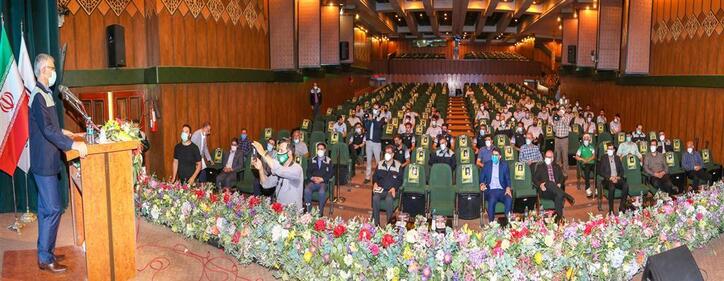 بازیکنان ذوب آهن از سخت کوشی تلاشگران خط تولید الگو بگیرند