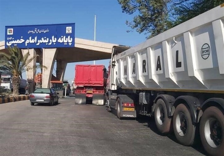 اعتراض و اعتصاب کامیون‌داران تکذیب شد/ معطلی ۱۴ ساعته کامیون‌ها در بنادر برای حمل کالای اساسی