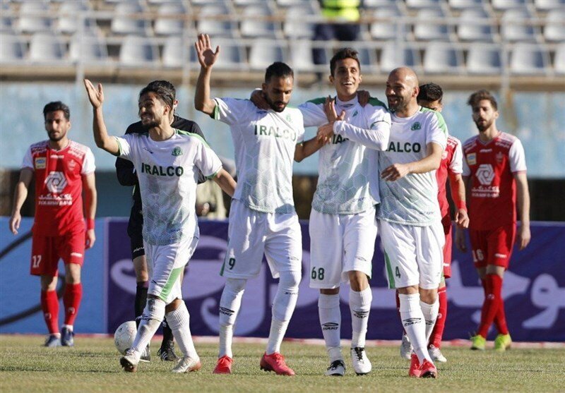 طلایی پوشان اصفهانی منتظر لغزش پرسپولیس طلایی پوشان اصفهانی منتظر لغزش پرسپولیس