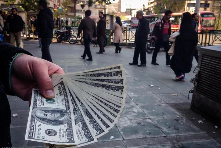آیا ممکن است قیمت دلار کم شود؟ / آمدن دولت جدید و تعطیلی پنجشنبه‌ها چه تاثیری بر نرخ ارز دارد؟
