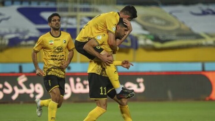 سپاهان در نقش جهان طوفان به راه انداخت/ سپاهان ۴ – صنعت نفت آبادان یک