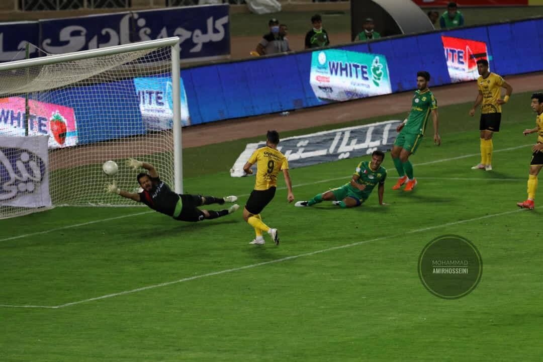 شهباز با این دو گل به تاریخ سپاهان چسبید شهباز با این دو گل به تاریخ سپاهان چسبید