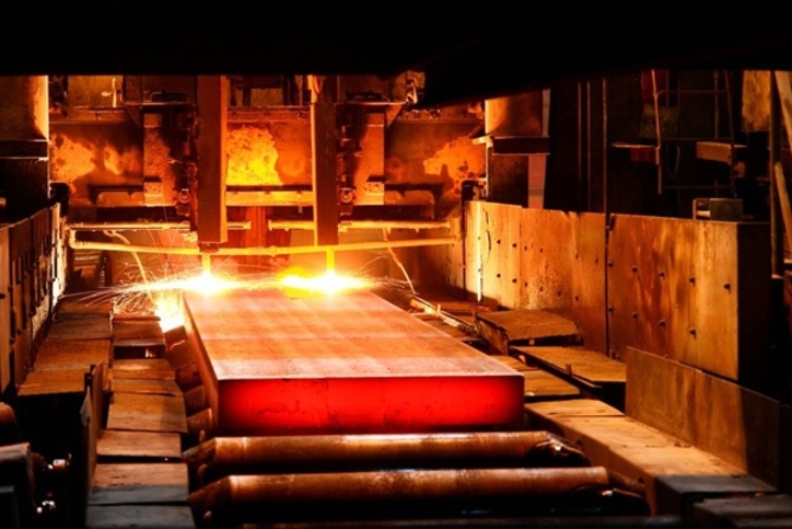 جهش ۱۲۸ درصدی صادرات فولاد توسط شرکت‌های بزرگ/بیش از ۹۰۰ هزار تن فولاد در خرداد امسال صادر شد