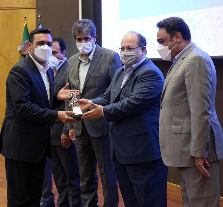 صبا فولاد خلیج فارس با کسب نشان درخشان جهش تولید، شرکت برتر در وزارت کار معرفی شد