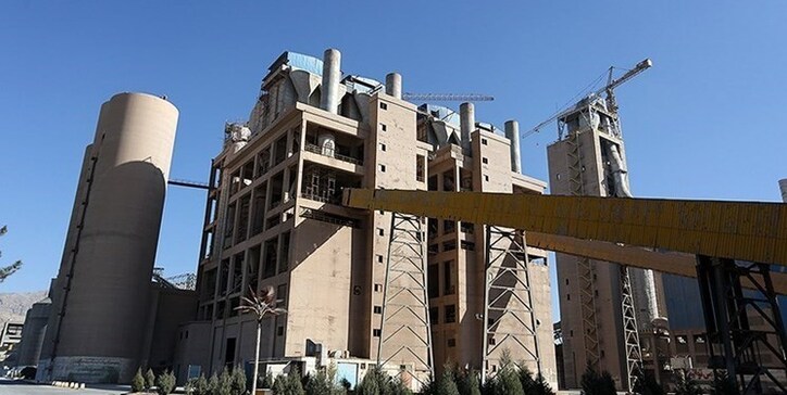 خطر تعطیلی کارخانه‌ها با قیمت‌گذاری سیمان/ افت شدید صادرات سیمان