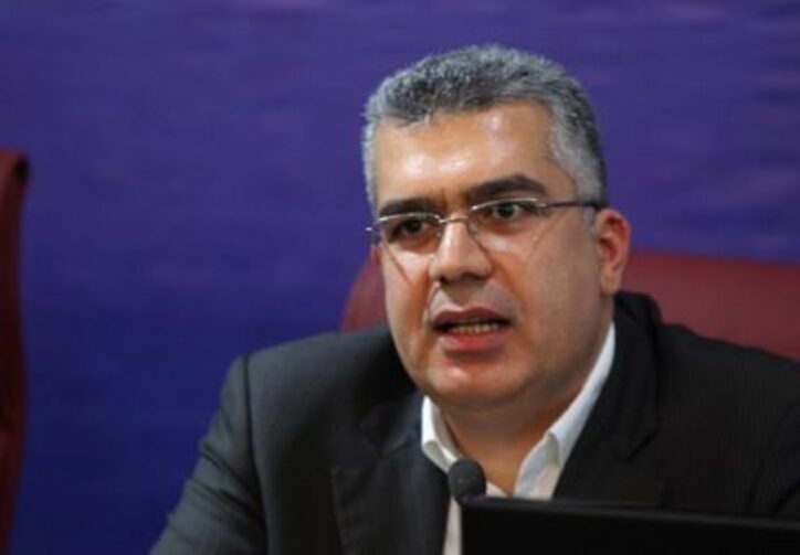 دهقان دهنوی: عرضه کامل سیمان در بورس کالا راه حل رفع التهابات بازار است