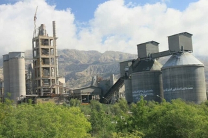 شرکت سیمان دشتستان از پزشکان مدافع سلامت تقدیر کرد