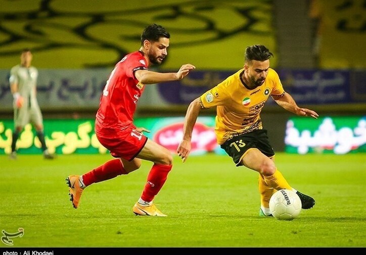 سروش رفیعی قرارداد خود را با سپاهان تمدید کرد