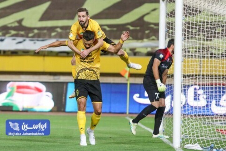جشن پیراهن طلایی پوشان برگزار شد