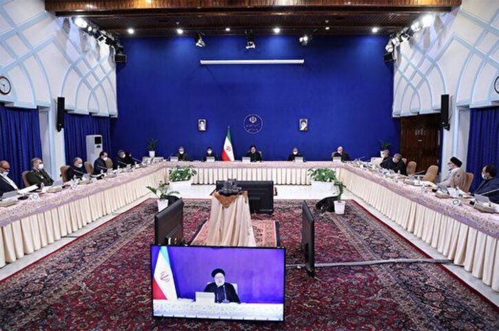 اولویت جدی دولت تنظیم بازار است/جلسات ستاد تنظیم بازار به صورت منظم و مستمر تشکیل شود/کالا‌های مورد نیاز مردم به شکل گسترده به دستشان برسد