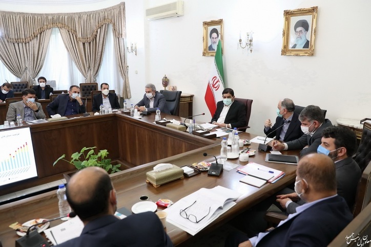 ضرورت نظارت مستمر بر وضعیت بازار و رفع برخی نابسامانی‌ها در تأمین مایحتاج ضروری مردم/ بانک مرکزی به موقع ارز مورد نیاز کالا‌های اساسی را تامین کند