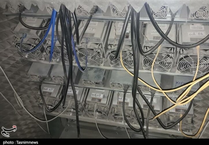 ۴۷ دستگاه ماینر از چاه منتهی به اتاقک زیرسطحی در کهریزک کشف و ضبط شد