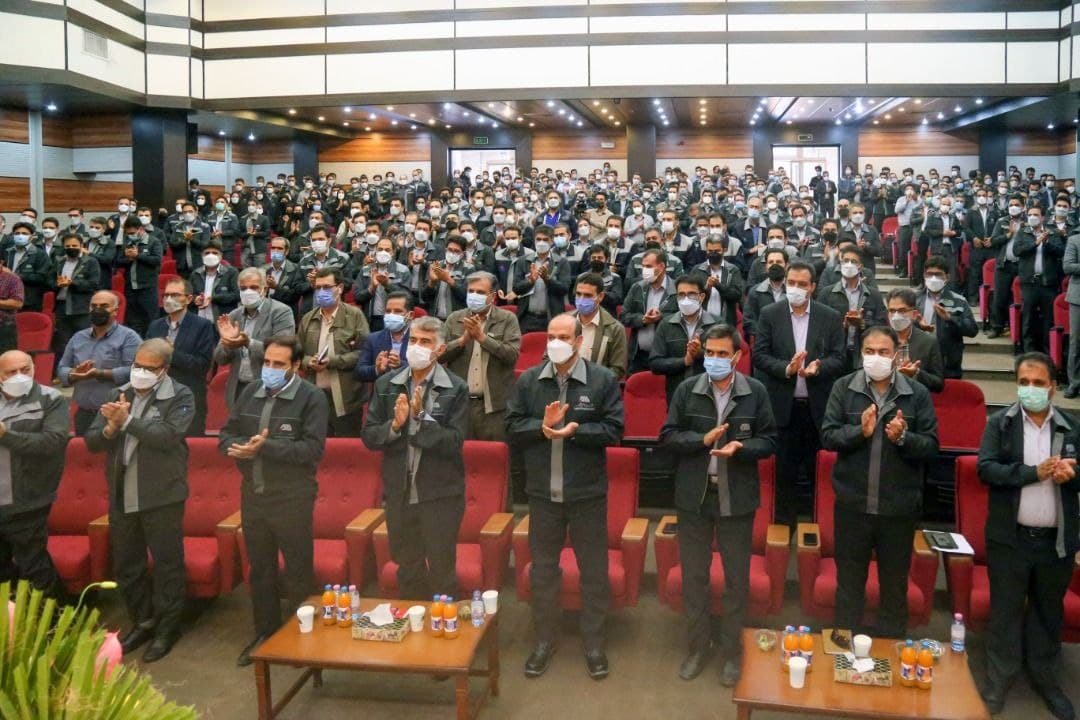 آئین اختتامیه جشنواره نظام پیشنهادها و تجلیل از کارگران نمونه شرکت گلگهر برگزار شد آئین اختتامیه جشنواره نظام پیشنهادها و تجلیل از کارگران نمونه شرکت گلگهر برگزار شد